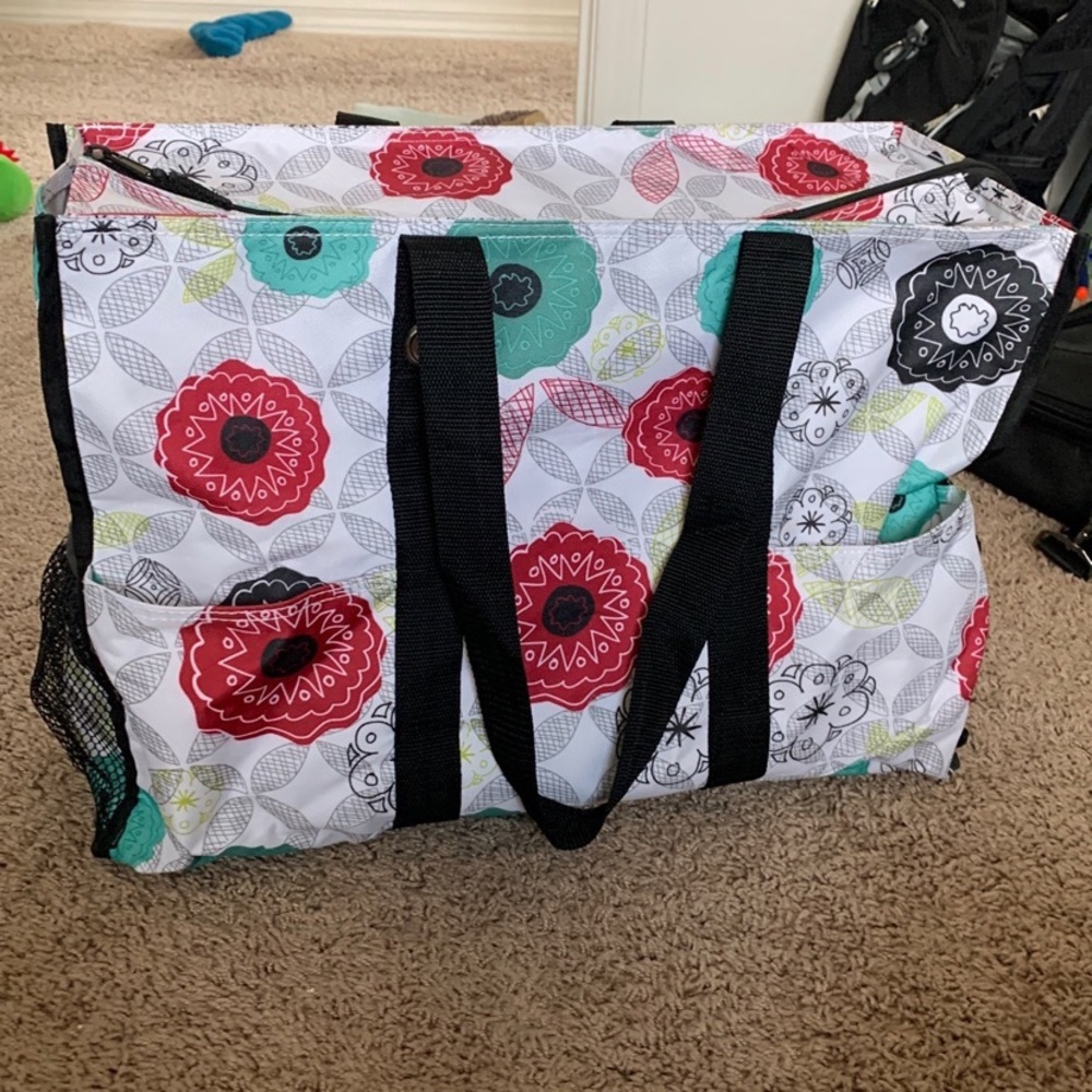 Thirty-one zip top utility tote